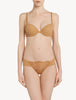 Shape Allure Beiger Lycra-Tanga mit Chantilly-Spitze
