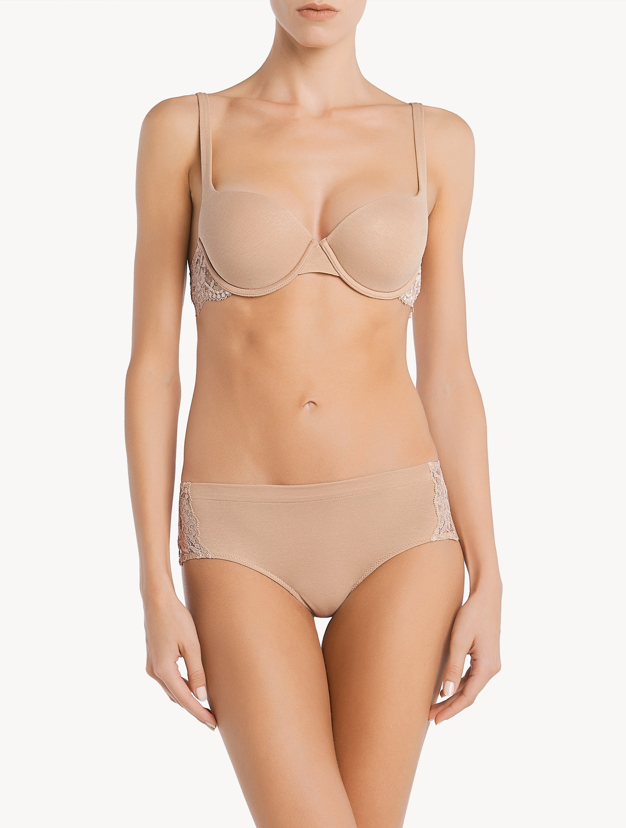 Souple Shorty in Pizzo Leavers in Colore Beige