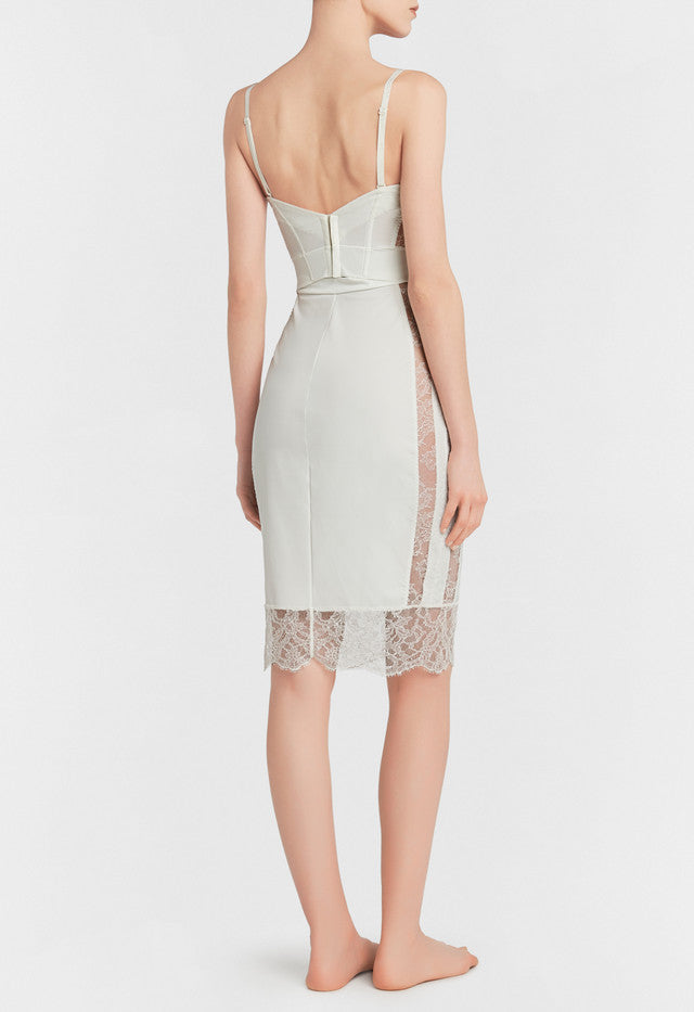 Shape Allure Weiß Wattiert Bügelkleid