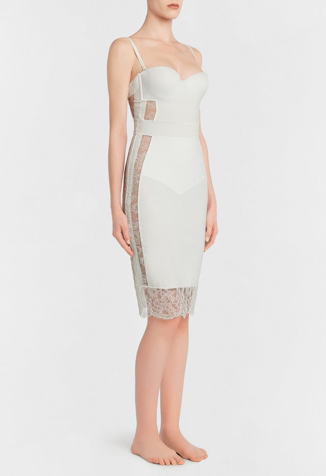 Shape Allure Weiß Wattiert Bügelkleid