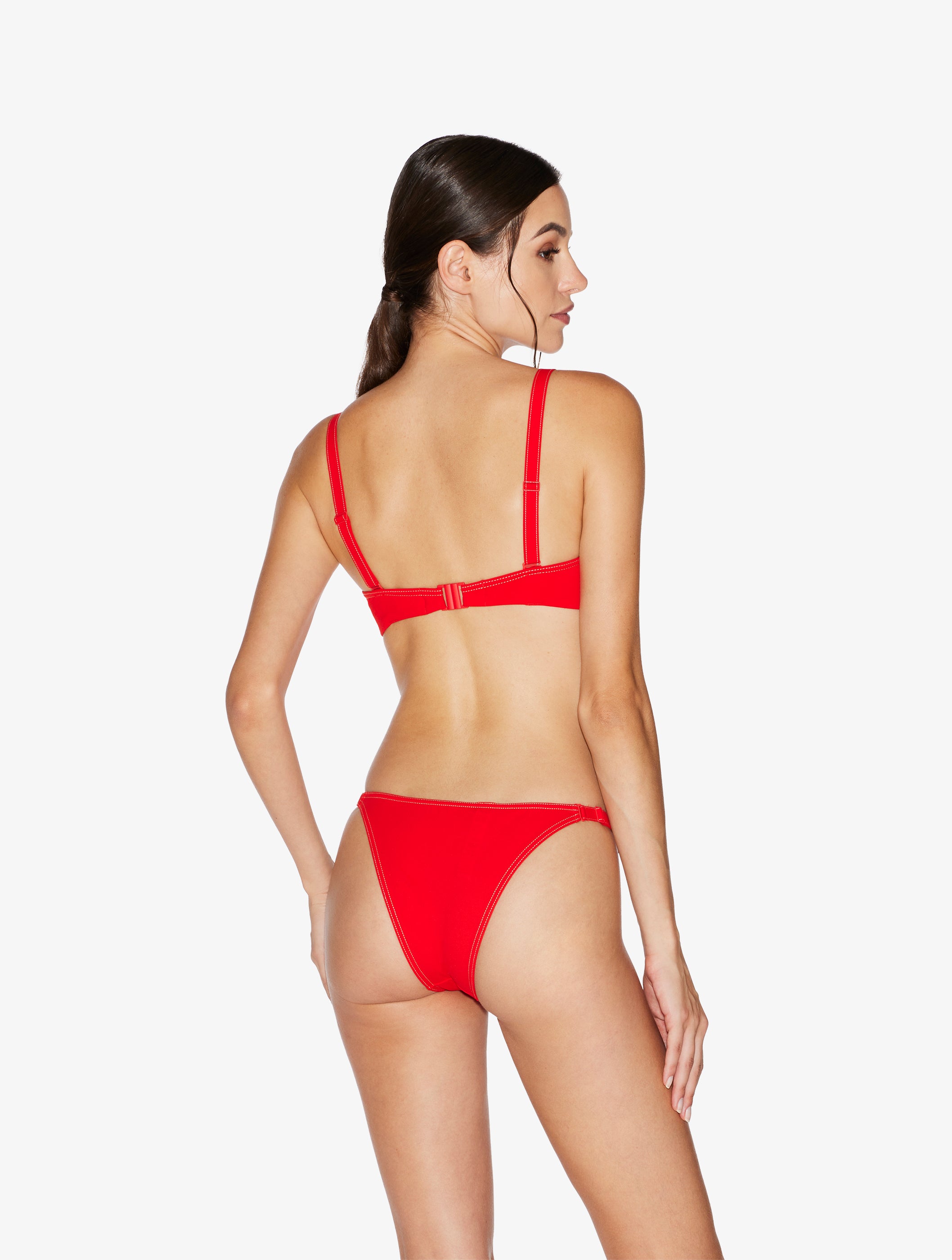 Braga de bikini brasileña en rojo When Summer Comes